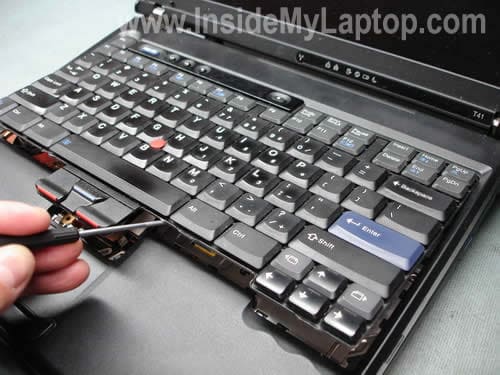 如何在IBM ThinkPad T40 T41 T42中升级内存