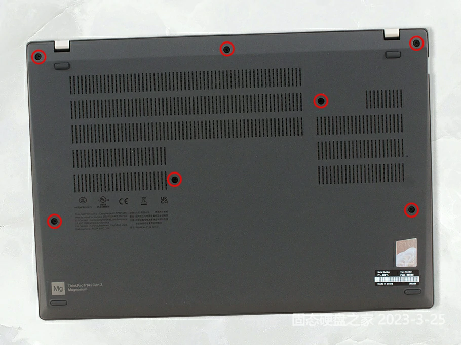 联想 ThinkPad P14s Gen 3机身背面