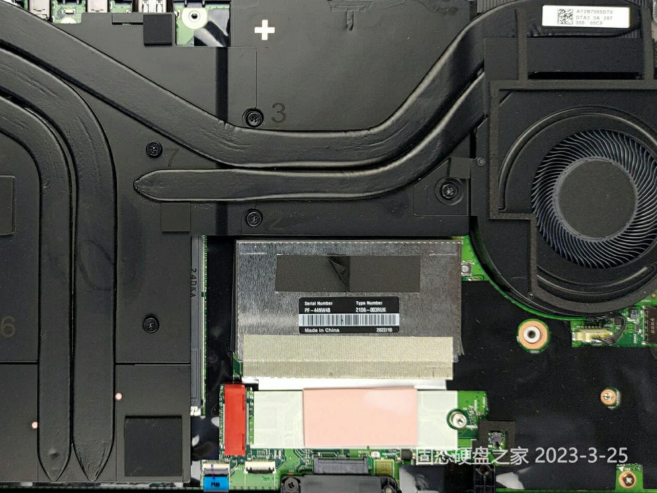 联想 ThinkPad P16 Gen 1 内存插槽 DDR5