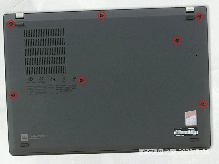 联想 ThinkPad X13 Gen 3 机身背面螺丝