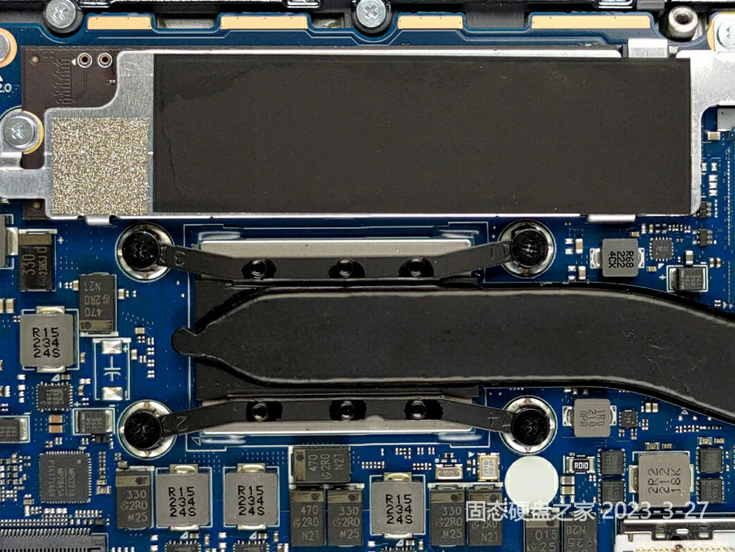 华硕 Zenbook S 13 OLED (UM5302)固态硬盘
