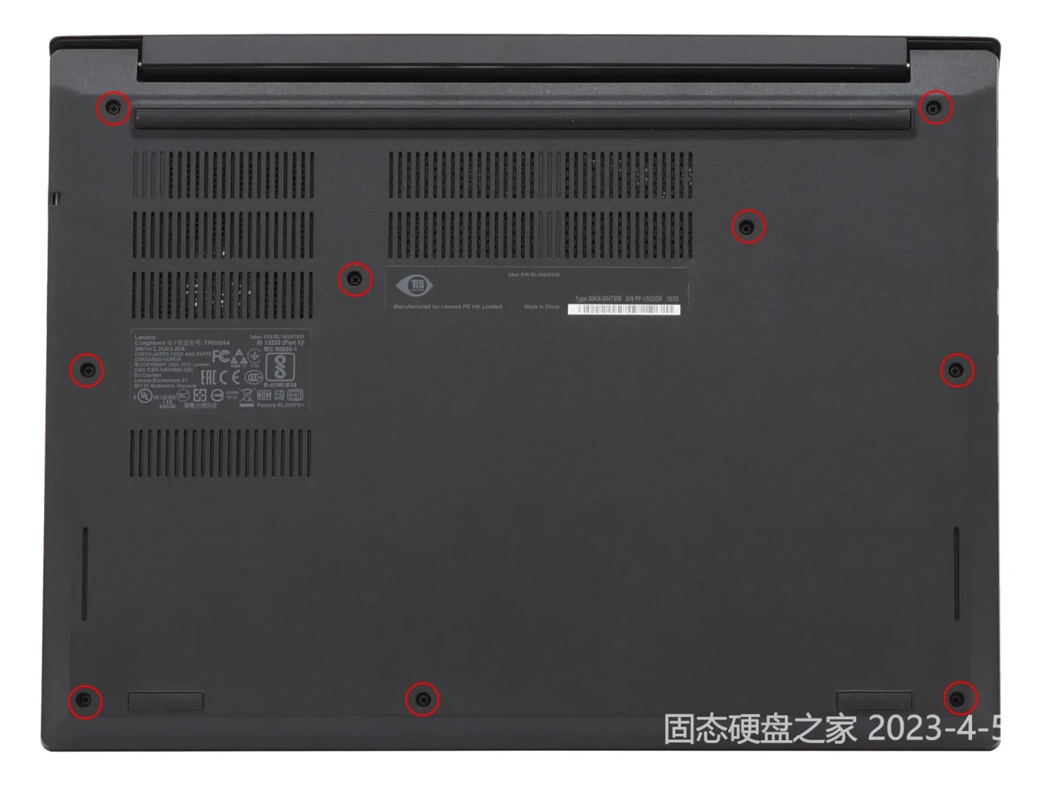 联想 ThinkPad E480 机身背面螺丝